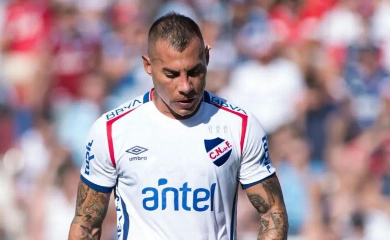 El futuro incierto de Eduardo Vargas mantiene en vilo a Universidad de Chile y a Nacional de Uruguay 2025-06-19T14:03:17.000Z.jpg