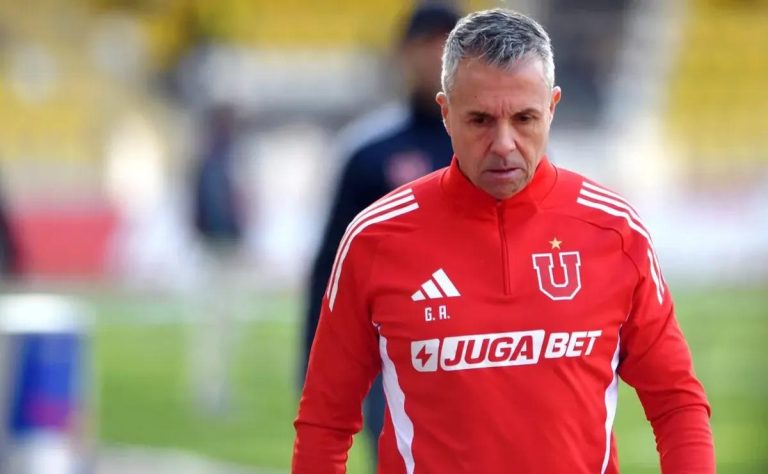 Universidad de Chile se enfrenta a su “bestia negra” Deportes Iquique en un duelo crucial por la Liga de Primera 2024 2025-06-20T17:19:56.000Z.jpg