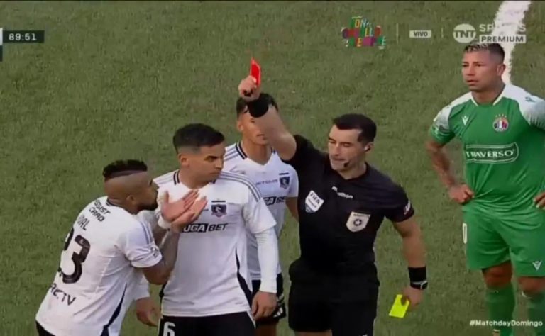 Arturo Vidal Expulsado: Colo Colo en Vilo por Posible Ausencia en Clásicos contra Universidad Católica y Universidad de Chile 2025-06-22T21:43:21.000Z.jpg