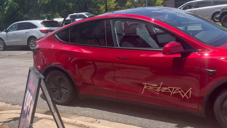 Tesla Revoluciona la Movilidad: Lanzamiento Sorpresa de Robotaxis Autónomos en Austin Liderados por IA y Sin LiDAR 2025-06-23T08:15:00.000Z.jpg