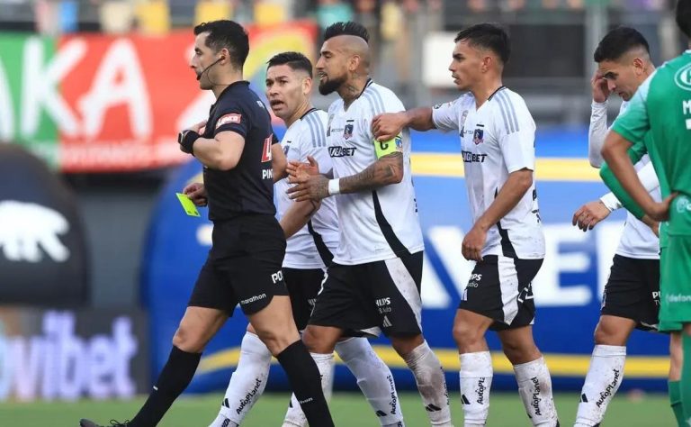 La Familia Jozic Arremete Contra Arturo Vidal tras Expulsión en Derrota de Colo Colo ante Audax Italiano en la Liga de Primera 2025-06-23T15:08:04.000Z.jpg