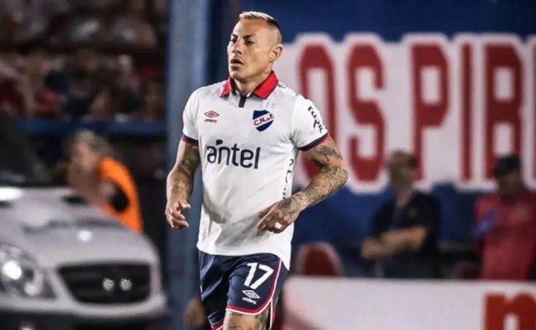 Incertidumbre en Universidad de Chile: Futuro de Eduardo Vargas y Próximo Duelo contra Unión Española 2025-06-25T15:17:04.000Z.jpg