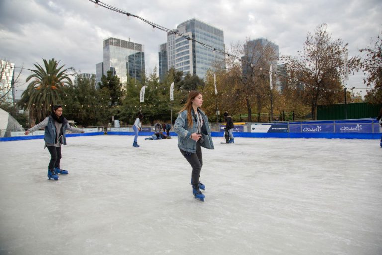 La Florida da la bienvenida al invierno con pista de hielo gratuita para toda la comunidad