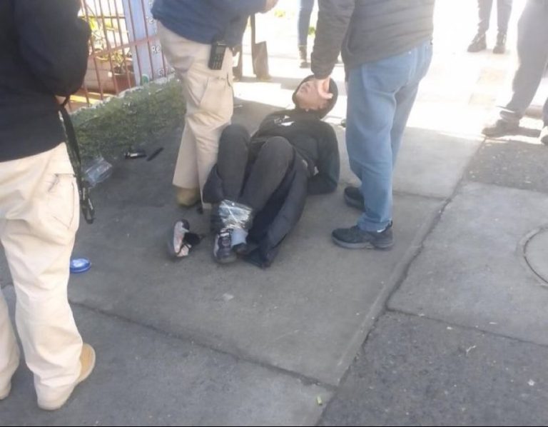 Amarran y golpean a delincuente que asaltó a mujer en Puente Alto