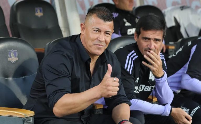 Reconciliación de Almirón y Mosa en Colo Colo impulsa estrategias para el mercado de fichajes de invierno y prepara el clásico ante Universidad Católica 2025-07-05T01:51:43.000Z.jpg