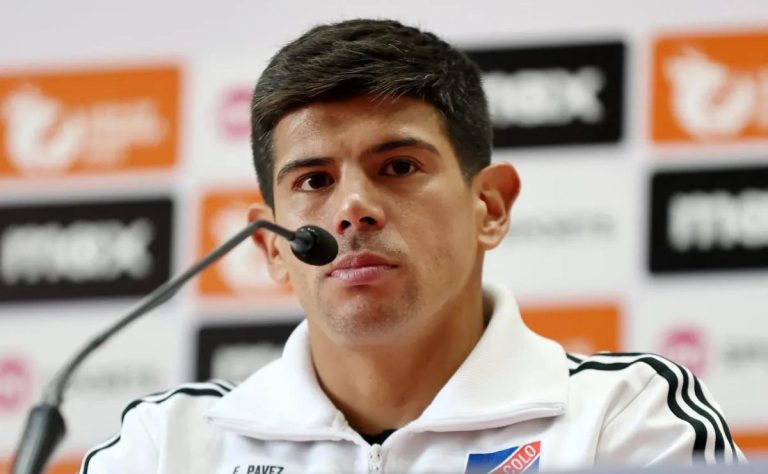 La Tensión en Colo Colo Escala: Esteban Pavez Respaldado a Jorge Almirón Antes del Crucial Superclásico Frente a Universidad de Chile 2025-07-10T19:26:08.000Z.jpg