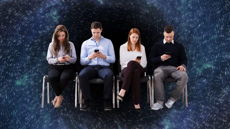 La primera clínica en Japón aborda la “demencia digital”: el alarmante impacto de los smartphones en la salud mental humana 2025-07-13T05:05:15.000Z.jpg