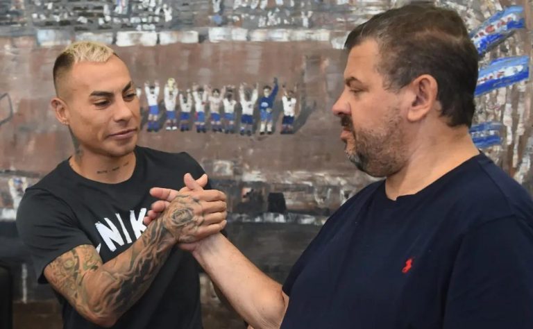 Eduardo Vargas y su Regreso Imposible a Universidad de Chile: Negociaciones Estancadas y Futuro Incierto para el Ídolo Azul 2025-07-15T13:27:21.000Z.jpg