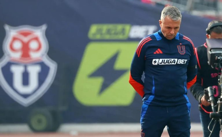 Gustavo Álvarez insta a Universidad de Chile a mantener la calma y enfocarse en la Copa Sudamericana tras victoria en el Superclásico contra Colo Colo 2025-07-15T21:25:21.000Z.jpg
