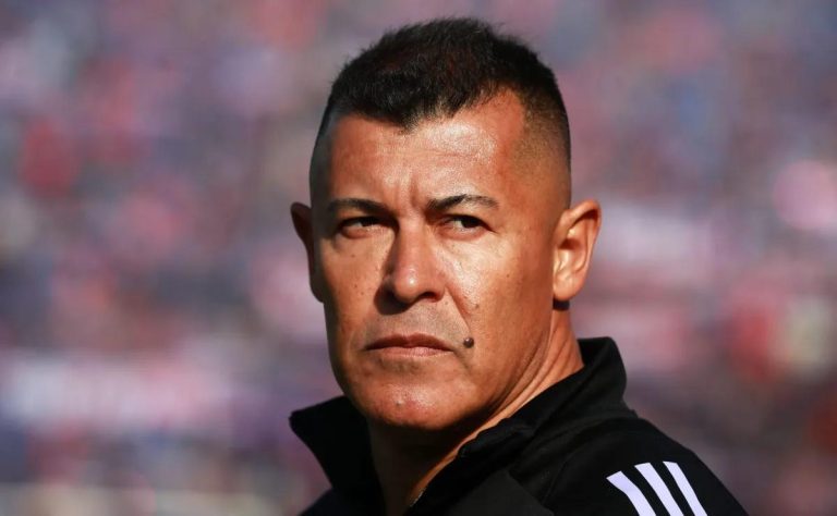 Jorge Almirón Rompe el Silencio: Críticas Arbitrales y Confianza en el Potencial de Colo Colo tras el Amargo Superclásico 2025-07-18T18:24:48.000Z.jpg
