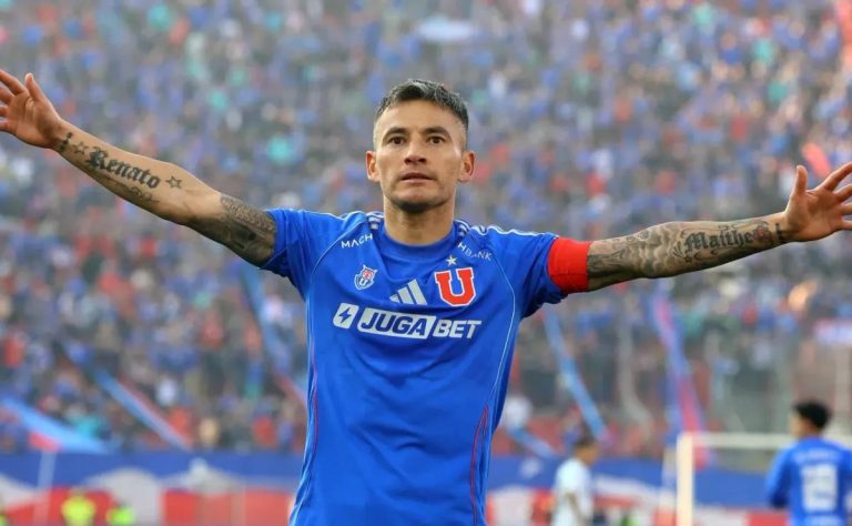Hincha de Universidad de Chile se tatúa a Charles Aránguiz en un acto de devoción azul inolvidable 2025-07-23T17:16:12.000Z.jpg