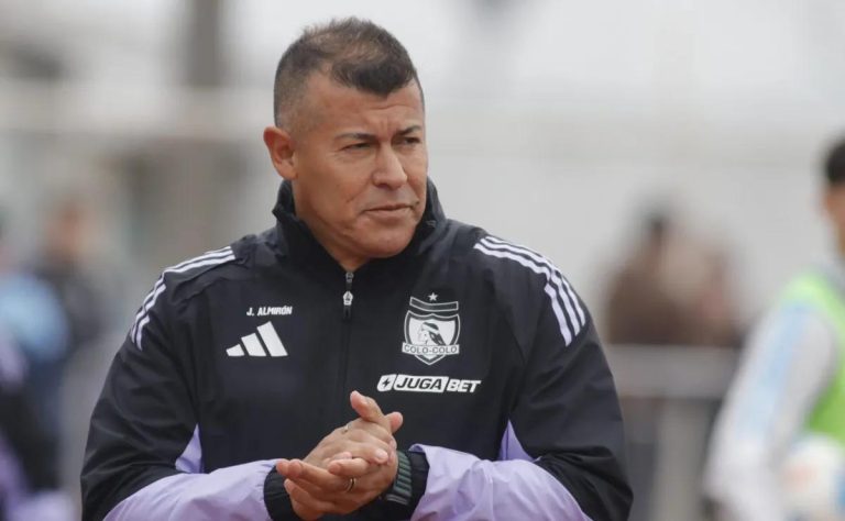 Empate con Sabor Amargo para Colo Colo: Críticas de Jorge Almirón al Estado del Campo en San Fernando tras Partido contra O’Higgins 2025-07-27T20:08:27.000Z.jpg