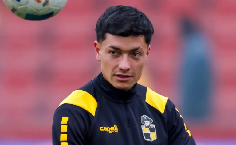 Cristián Zavala deslumbra en su debut con Coquimbo Unido tras su salida de Colo Colo y lidera una victoria impactante ante Universidad Católica 2025-07-27T23:12:17.000Z.jpg