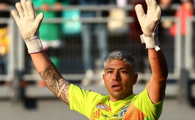 Colo Colo evalúa oferta de Peñarol por Brayan Cortés ante tensiones internas 2025-07-29T19:55:08.000Z.jpg