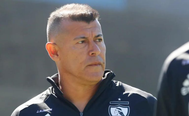 Colo Colo: Stöhwing respalda a Almirón y evalúan venta de Brayan Cortés 2025-07-30T20:14:14.000Z.jpg