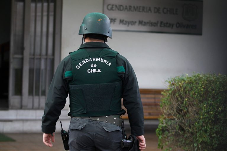 Diputado Carter propone sistema de gendarmes anónimos ante aumento de violencia en las cárceles
