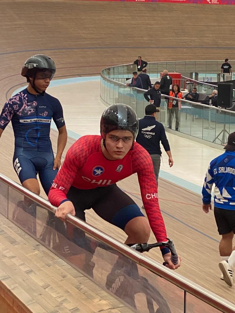 Joven puentealtino logra doble medalla de oro en Panamericanos Junior de Pista de Lima 2025