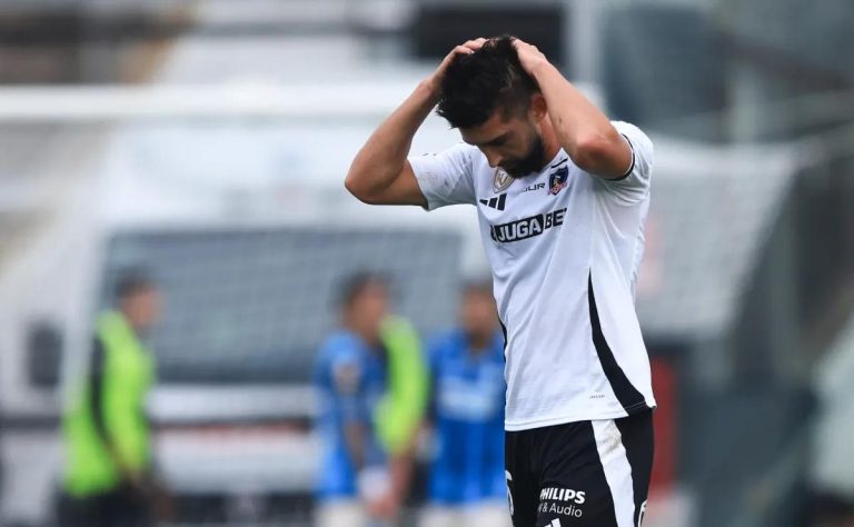 Colo Colo iguala 2-2 con Huachipato y sufre tres expulsiones en el Monumental 2025-08-04T19:11:20.000Z.jpg
