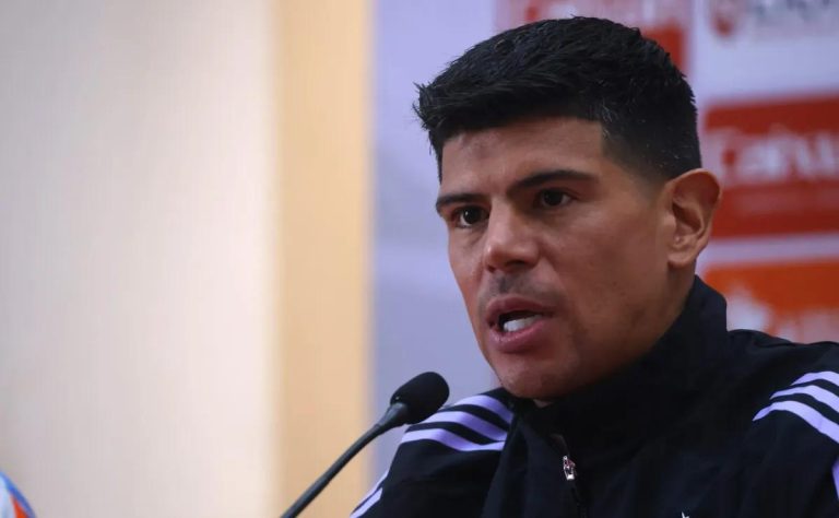 Esteban Pavez de Colo Colo enfrenta a la barra y pide ganar en Monumental 2025-08-14T19:29:16.000Z.jpg