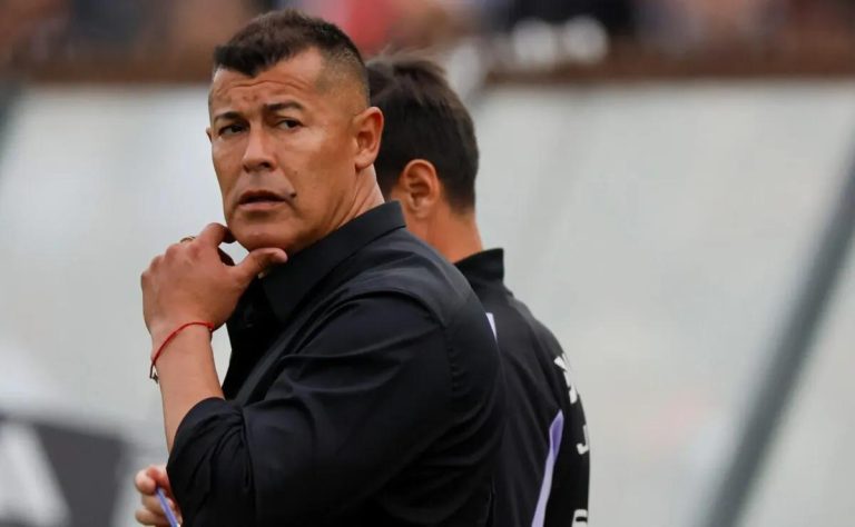 Colo Colo alista salida de Jorge Almirón tras goleada en Monumental 2025-08-18T12:24:01.000Z.jpg