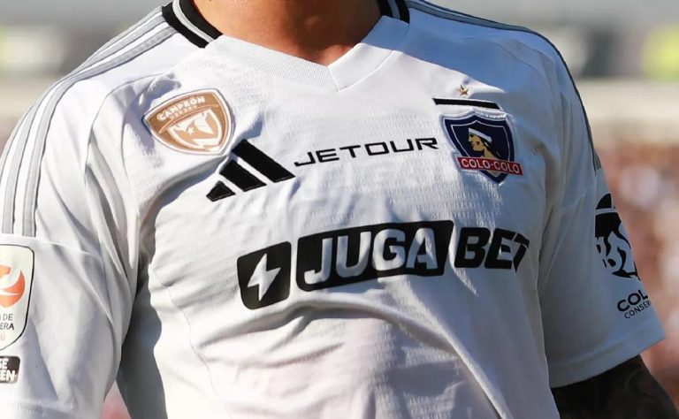 Colo Colo estrena tercera camiseta 2025 e inspira debate en el fútbol chileno 2025-09-02T23:21:05.000Z.jpg