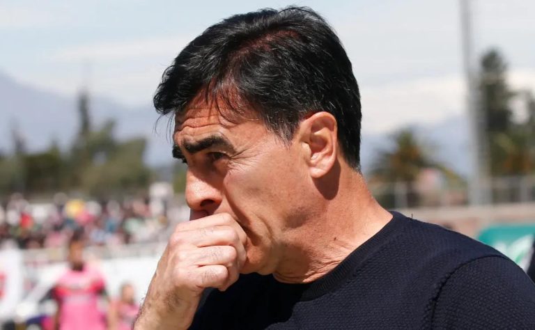 Gustavo Quinteros prioriza pretemporada y descarta asumir en Colo Colo este año 2025-09-04T21:20:19.000Z.jpg