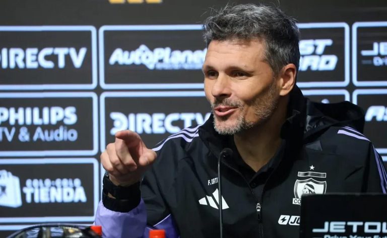 Ortiz prioriza cercanía y exigencia para que Colo Colo rinda en el Monumental 2025-09-06T14:32:57.000Z.jpg