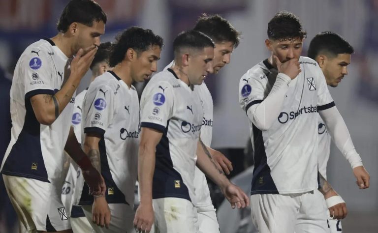 Las Heras defiende a la U y emplaza a Independiente a recurrir a la FIFA 2025-09-08T21:12:31.000Z.jpg