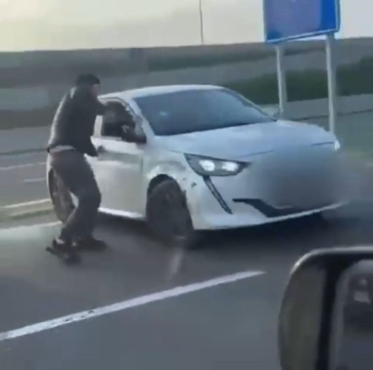 VIDEO | Violento ataque con martillo en la Autopista Acceso Sur tras presunto choque por alcance