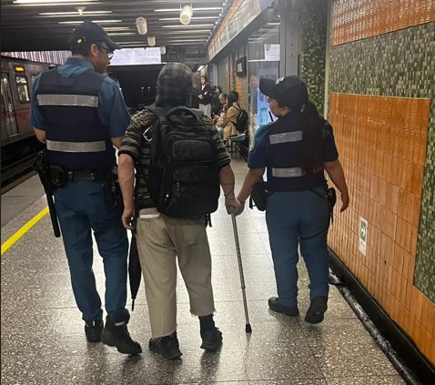 VIDEO | ¡No contaban con mi astucia!: “Chavo del 8” del Metro reaparece ahora como el Chapulín Colorado