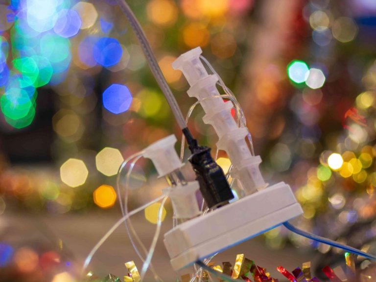 Recomendaciones de CGE para prevenir accidentes eléctricos en fiestas de fin de año Recomendaciones de CGE para prevenir accidentes eléctricos en fiestas de fin de año