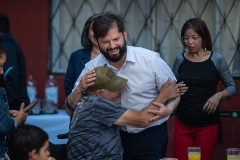 Presidente Gabriel Boric participó junto con Alcalde Matías Toledo en encuentro comunitario con vecinos de Villa Nocedal en Puente Alto