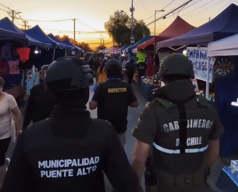 Inspectores Municipales y Carabineros intensifican patrullajes en ferias navideñas de Puente Alto