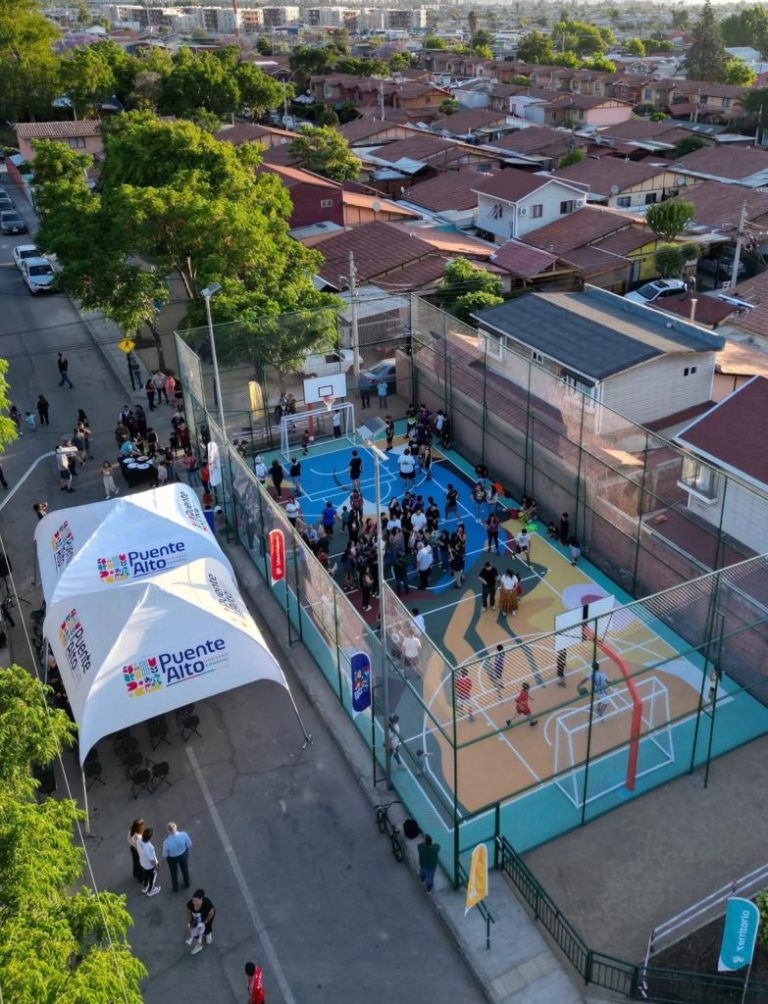 Nuevo suelar transforma multicancha de Villa Arboleda de Gabriela en Puente Alto