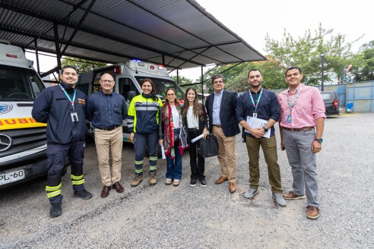 Puente Alto firma alianza con farmacéutica alemana para reforzar respuesta ante accidentes cerebrovasculares