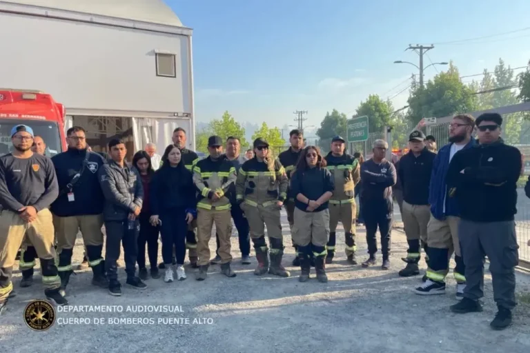 Misión Cumplida: Bomberos de Puente Alto retornan a la comuna tras combatir incendios en el Biobío