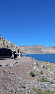 Turismo irresponsable en el Embalse El Yeso: guía turística denuncia picnic y basura en el Cajón del Maipo