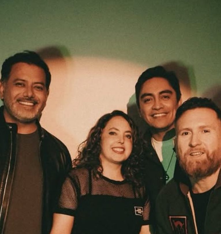 Reconocidos comediantes se unen en show solidario para apoyar a damnificados por incendios en el sur de Chile Reconocidos comediantes se unen en show solidario para apoyar a damnificados por incendios en el sur de Chile