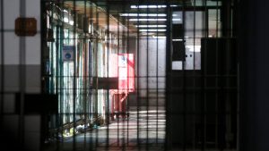 Fuga en la exPenitenciaría de Santiago: uno de los reos escapados estaba cumpliendo presidio perpetuo por femicidio en Puente Alto
