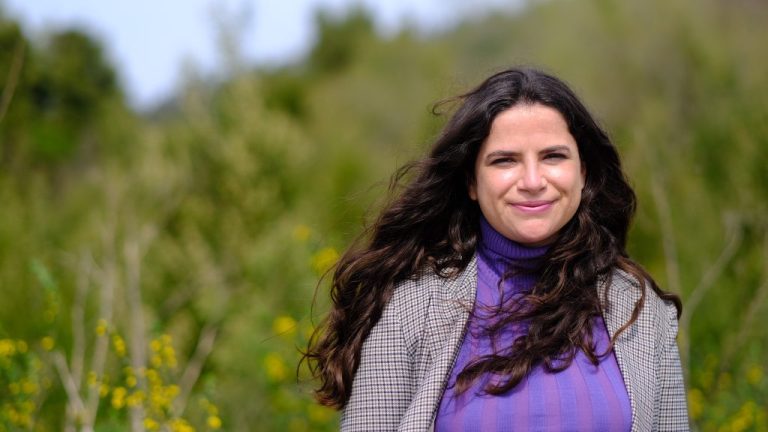 Ministra de la Mujer y delegado presidencial del Biobío son increpados en punto de prensa en Penco