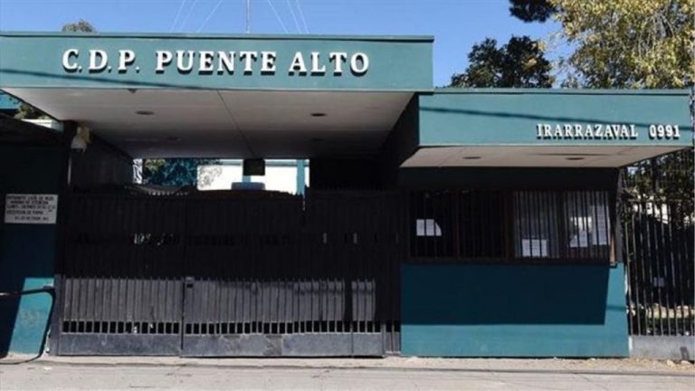 Hallan muerto a interno en la Cárcel de Puente Alto: investigan posible suicidio