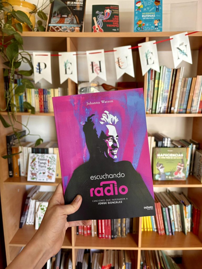 Libro de conversaciones con Jorge González con Tomo Como Rey en vivo