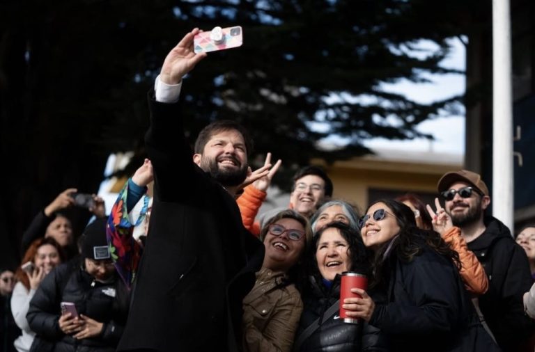 Convocan acto de despedida y apoyo al Presidente Gabriel Boric en Plaza de la Constitución