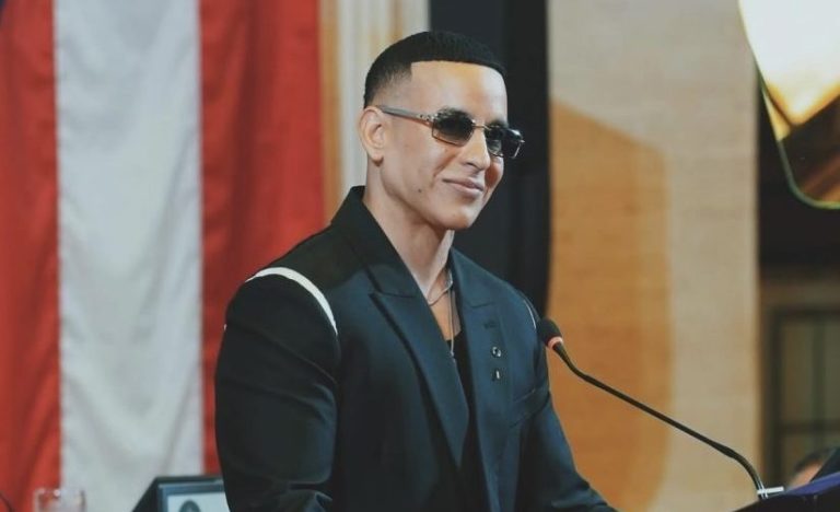 Daddy Yankee cumple 50 años y celebra su legado con nueva música y un mensaje de fe