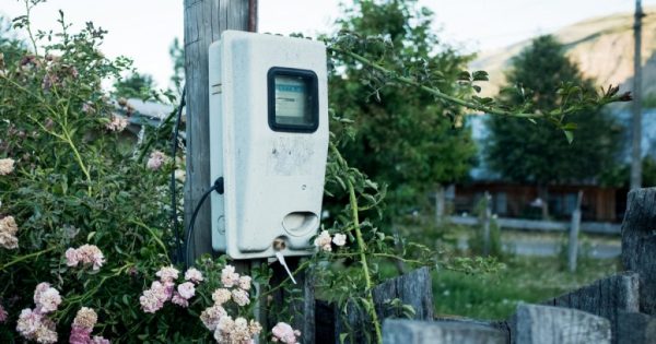 Gobierno anuncia alza en cuentas de la luz por deuda histórica