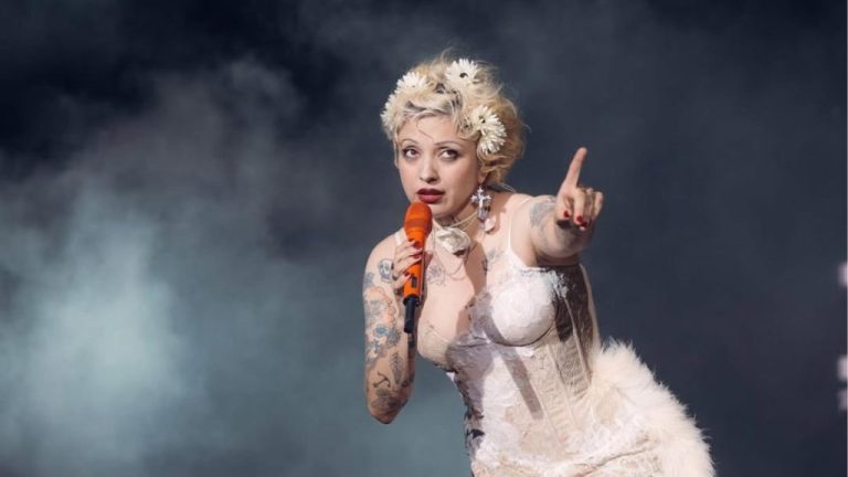 Mon Laferte será declarada Hija Ilustre de Viña del Mar tras su paso por el Festival