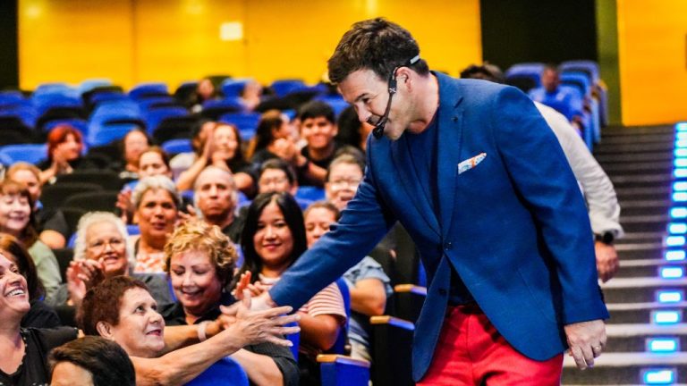 “Entrena tu Mente”: La charla motivacional que llevó a cabo el periodista Ignacio Gutiérrez y el deportista Ignacio Roco en La Pintana