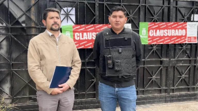 Clausuran centro comercial clandestino en Pirque tras denuncia de vecinos