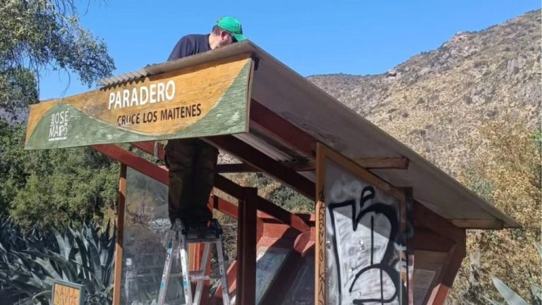 Municipio de San José de Maipo inicia reparación de paraderos en distintos sectores de la comuna
