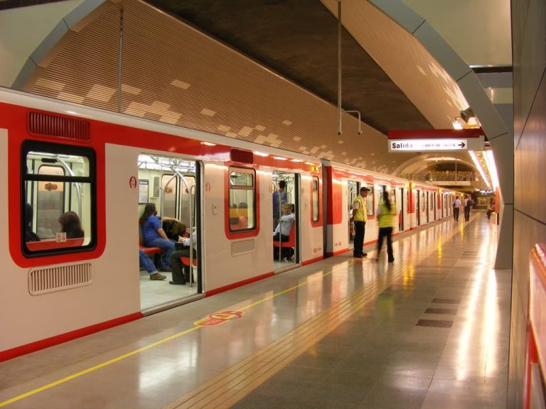 Línea 8 del Metro avanza con aprobación ambiental: conectará Puente Alto con Providencia